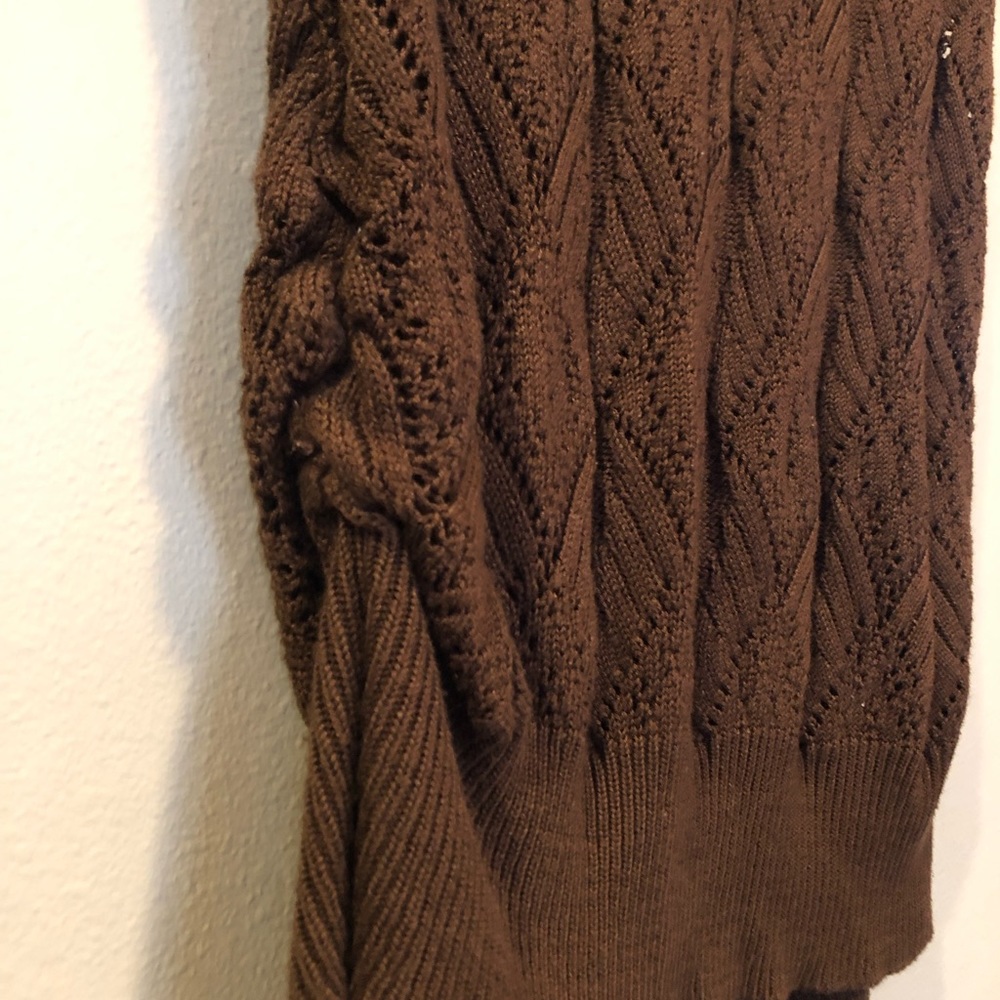 Chocolate patterned vest - see through the stitches